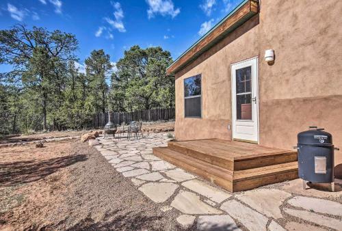 Peaceful Rowe Home With Pecos Natl Park Views!