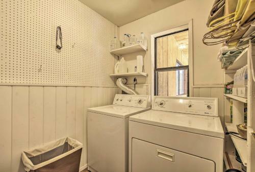 Peaceful Rowe Home With Pecos Natl Park Views!
