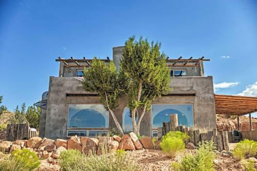 Secluded San Ysidro House With Desert Views!
