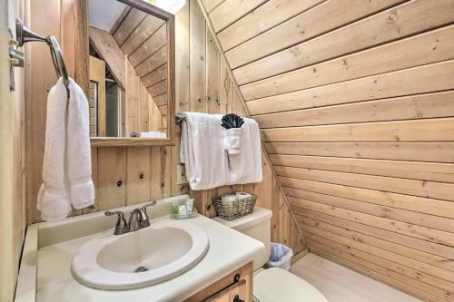 Ski-in And Ski-out Red River Cabin With Mtn Views!