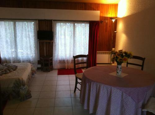 Hostal Les Capucines Au Domaine De La Pendule