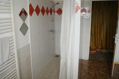Bed & Breakfast Chambres D'h�tes La Noyeraie