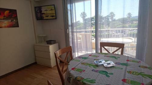 Apartamento Studio Meubl� Sur Le Port de Hy�res