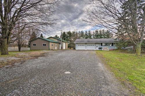 Apartamento Auburn Studio With Yard And Fire Pit About 5 Mi To Lakes!