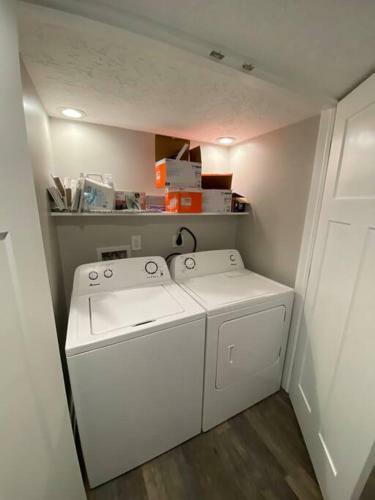 Villa Relax Or Play! Close To Everything; Sleeps 11.
