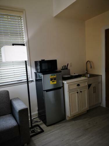 Den & Family Rm With 1 Bedroom