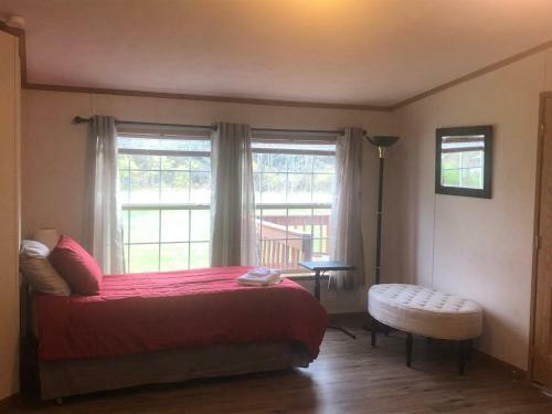 Cozy Getaway Cottage - Catskills Peaceful Hideaway