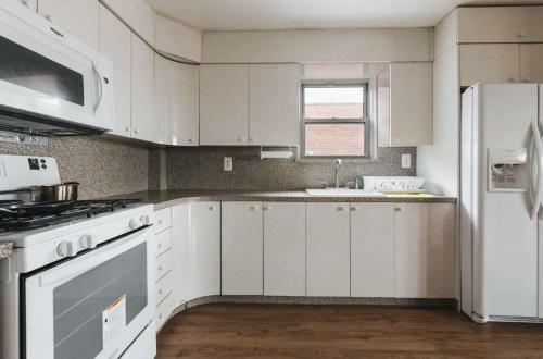 Large Apartment In Brooklyn+ Balcony (water View)