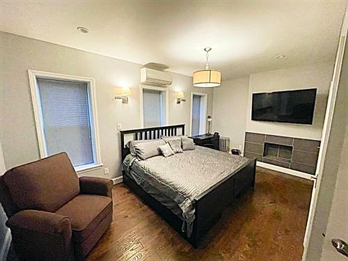 Halsey Manor: Luxurious 2-bedroom Apartment