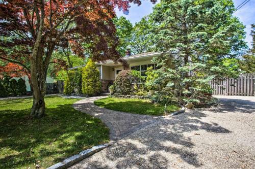Charming Hampton Bays Home With Gazebo And Garden
