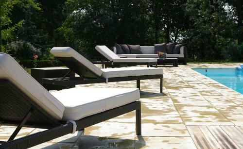 Hostal Ch�teau de Beauchamp- La Chapelle de Guinchay