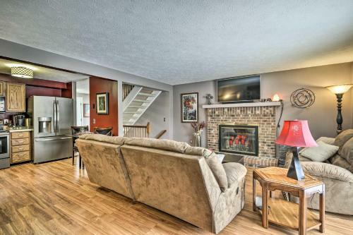Penfield Townhome 10 Mi To Downtown Rochester