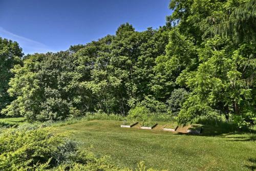 Dutchess County Guest House On Working Horse Farm!