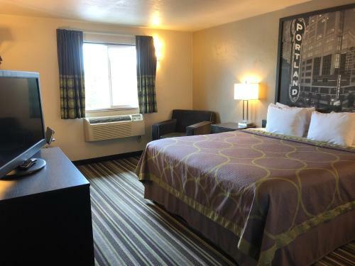 Hotel Super 8 Portland Airport