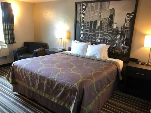 Hotel Super 8 Portland Airport