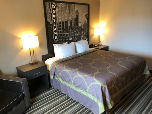 Hotel Super 8 Portland Airport