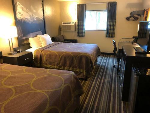 Hotel Super 8 Portland Airport