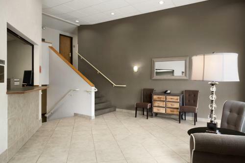 Hotel Super 8 Portland Airport