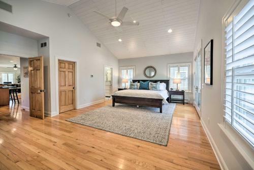 Stunning House With Deck, Game Room And Home Gym!
