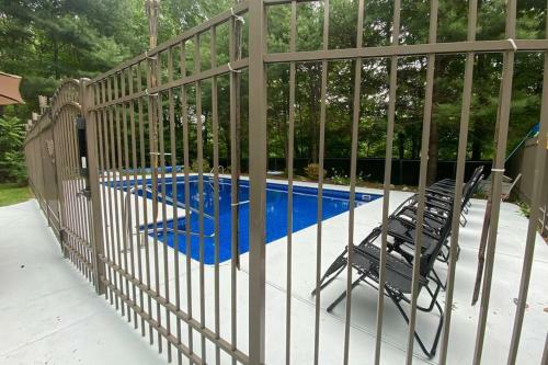 Beautiful 7 Bedroom Home With Inground Heated Pool