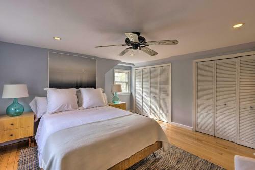 Vivid Escape On Long Island - Walk To Beach!