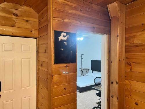 Peaceful Decor Crafted Apartment 2 Bedroom 2 Bathrooms