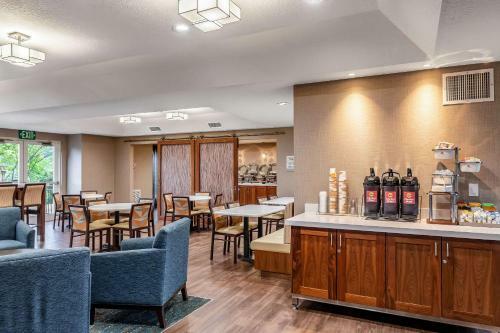 Clarion Hotel Portland Airport