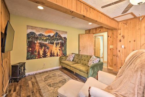 Sweet Cottage With Grandfather Mountain Views!