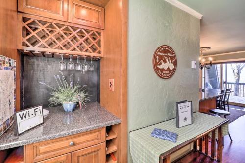 Apartamento Beech Mountain Retreat With Decks And Mtn Views!
