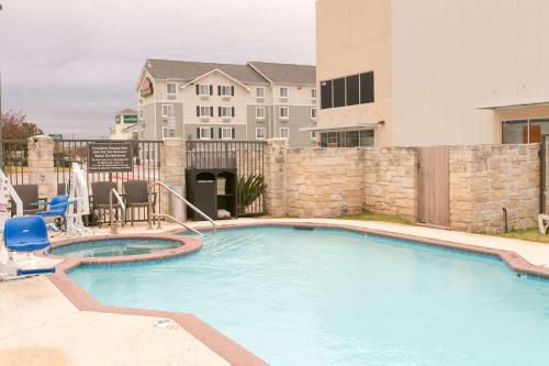 Hotel Comfort Suites Austin Nw Lakeline