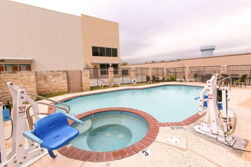 Hotel Comfort Suites Austin Nw Lakeline
