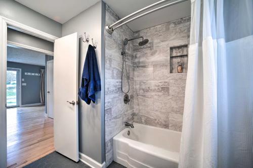 Charming Asheville Home 7 Miles To Downtown!
