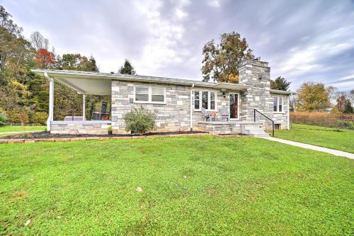 Charming Asheville Home 7 Miles To Downtown!