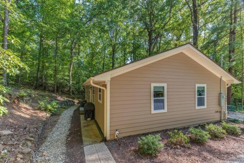 Knobby Creek Cottage
