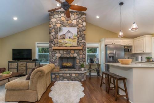 Knobby Creek Cottage