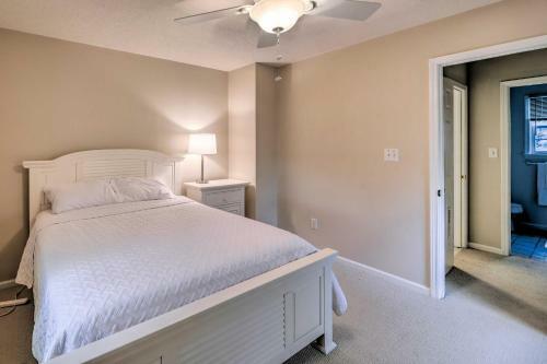 Bright Emerald Isle Getaway Less Than 1 Mi To Beaches