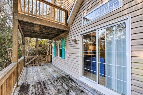 Bright Emerald Isle Getaway Less Than 1 Mi To Beaches