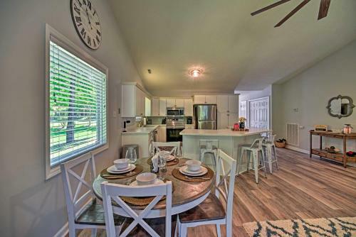 Henrico Hideaway With Lake Access And Boat Slip!