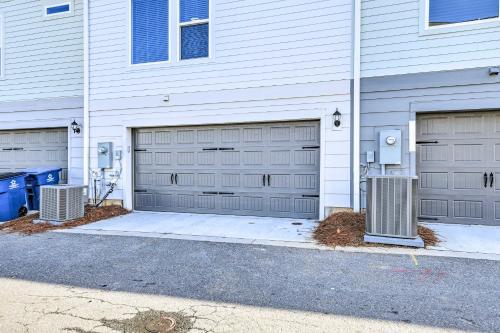 Modern Charlotte Townhome Less Than 2 Mi To Downtown!