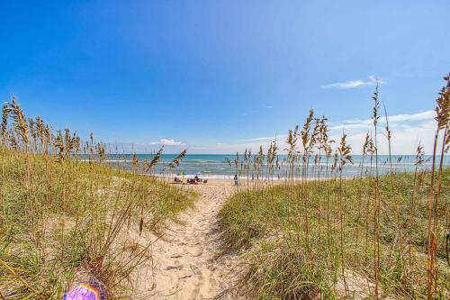 By The Sea Hatteras 380
