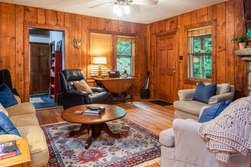 Apple Valley Cabin
