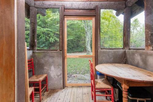 Apple Valley Cabin