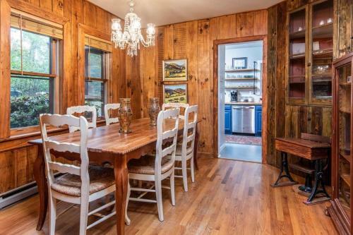 Apple Valley Cabin