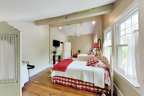 North Whitted Escape