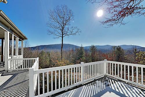 Jeter Mountain Manor