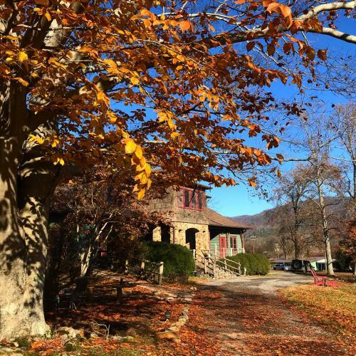 Posada Laughing Heart Lodge