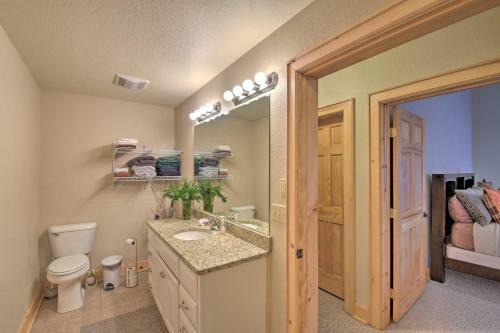Spacious Lake Santeetlah Cottage With Lake Views!