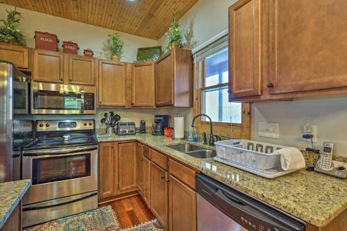 Sparta Cabin With Panoramic View, Wood Interior
