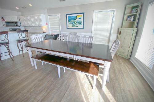 Sparrow's Beach Nest By Sea Scape Properties