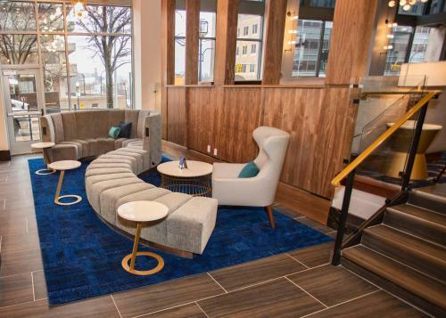 Blu-tique, Akron, A Tribute Portfolio Hotel